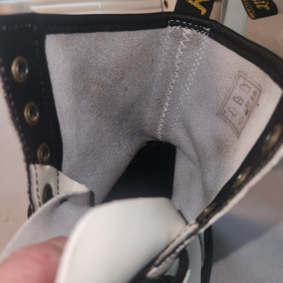 Doc Martens White Leather Zavala 1460 Boots - Picture 11 of 16